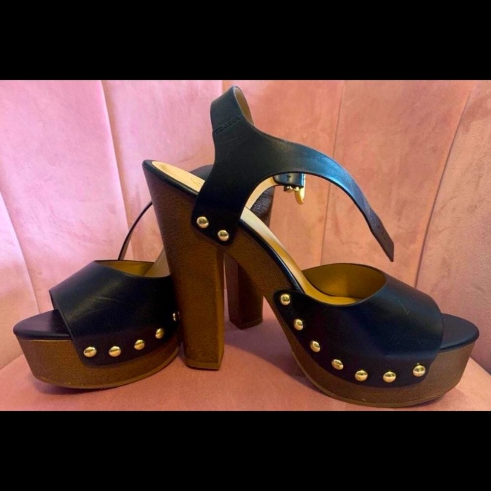 Black platforms